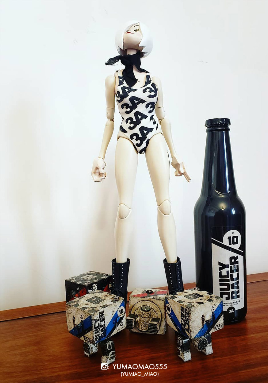 Juicy Race Queen Miyu Chase with Juicy Racer Mini Square plus Juicy Race Lager Bottle
