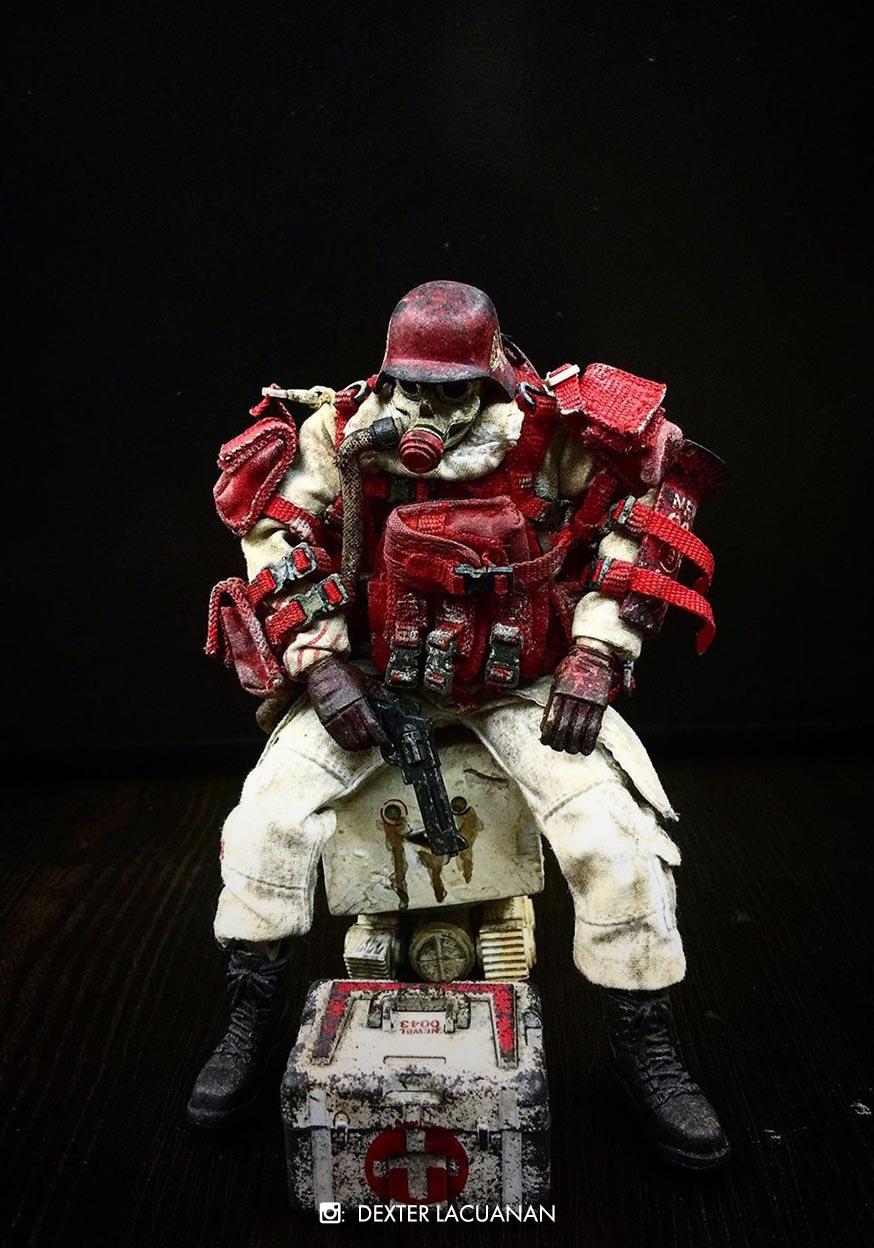 WWRp Medic Grunt and Betsy MK2 square set by Ashley Wood (one 
