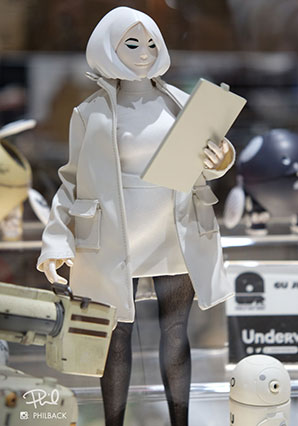 Gu Jing Wilma and Boney Trackbot - WWR2 - Ashley Wood